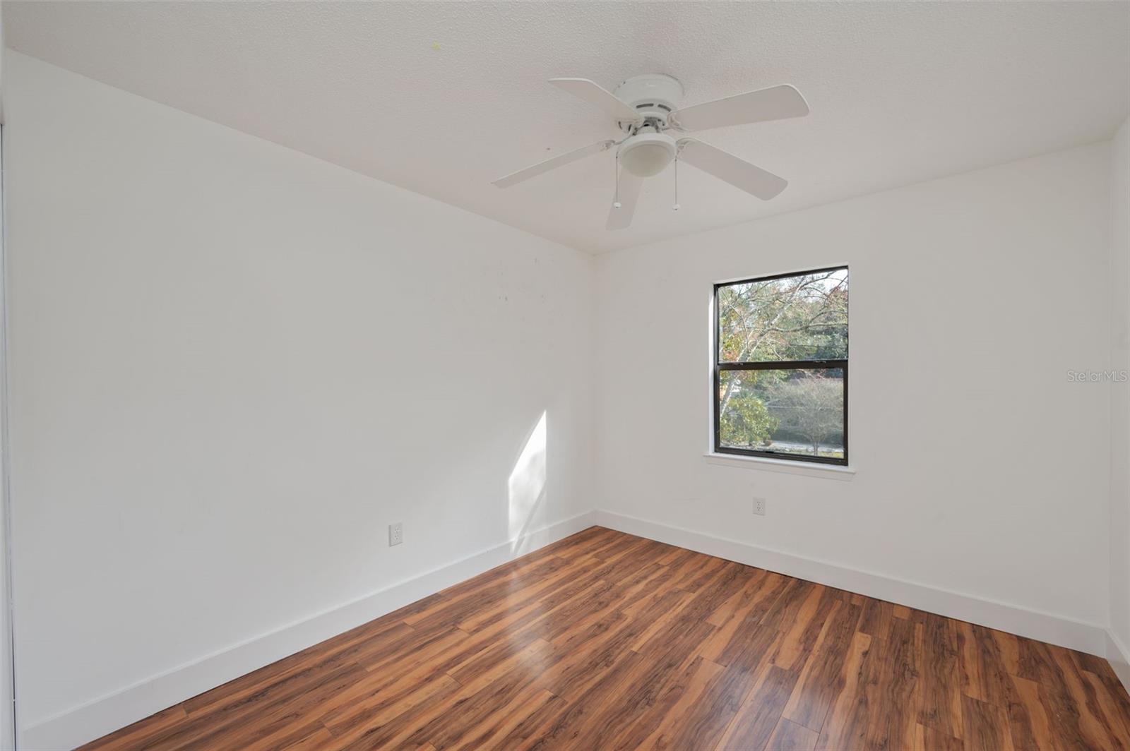 VALPARAISO PINECREST 05 - Residential