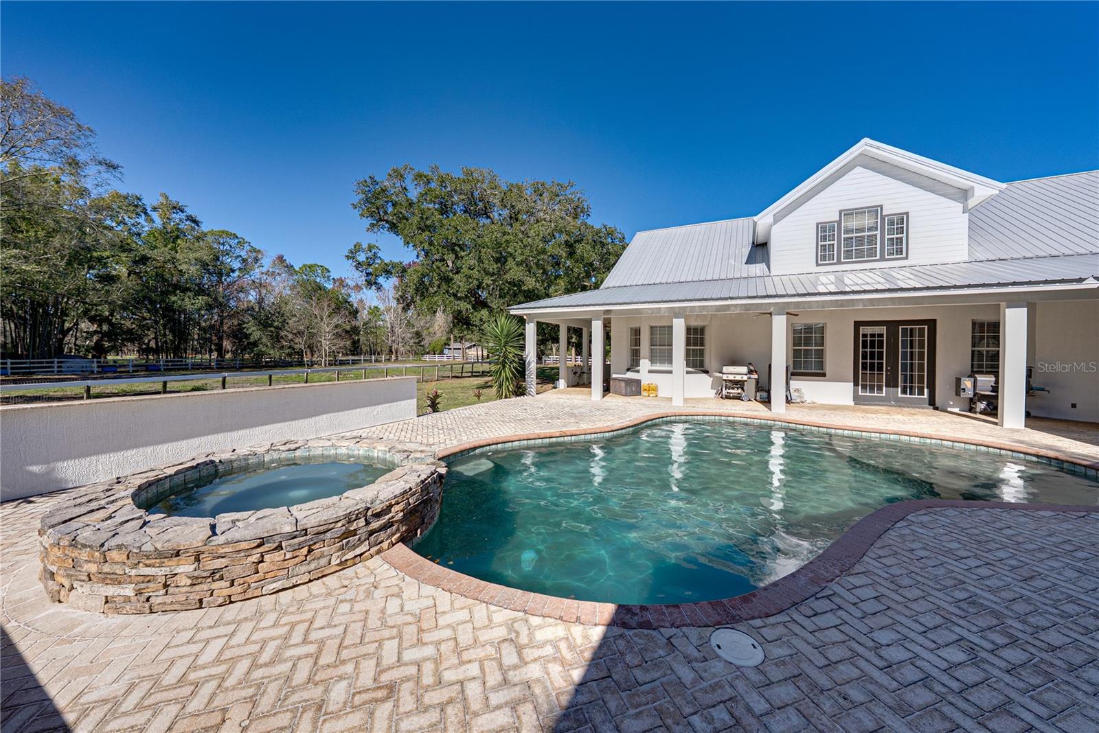 TRAILS TR 22 - Residential