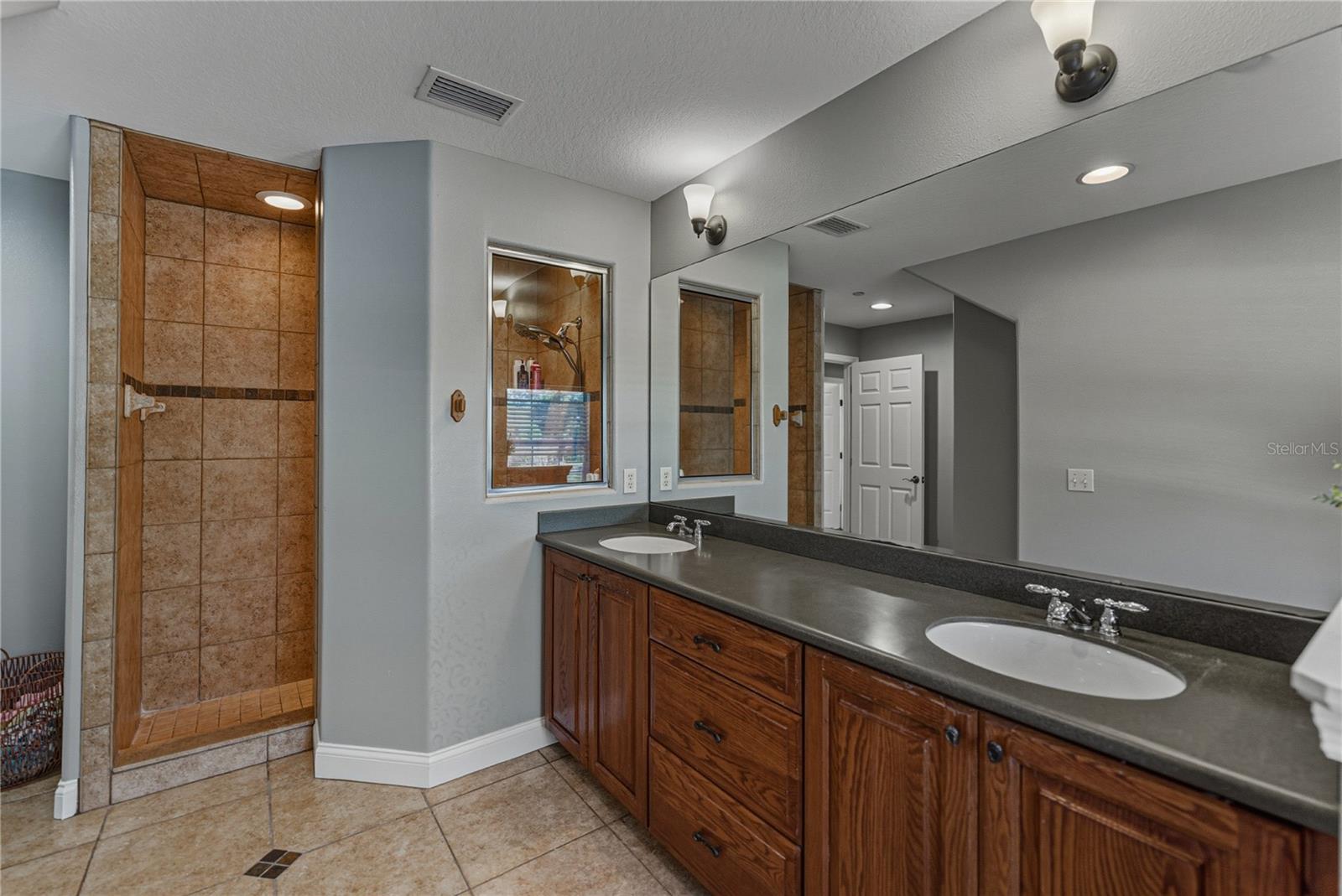 TRAILS TR 22 - Residential