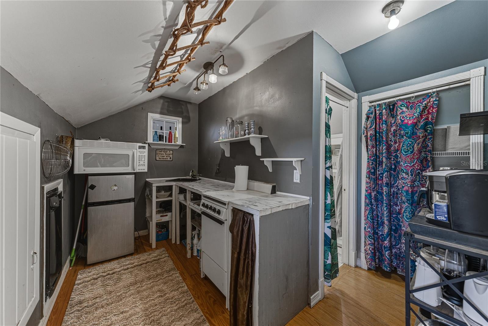 TRAILS TR 22 - Residential