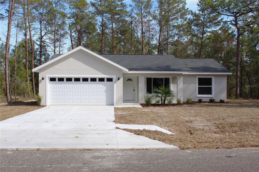 Photo of 15 Fisher Way Place, Ocklawaha, FL 32179 (MLS # OM717707)