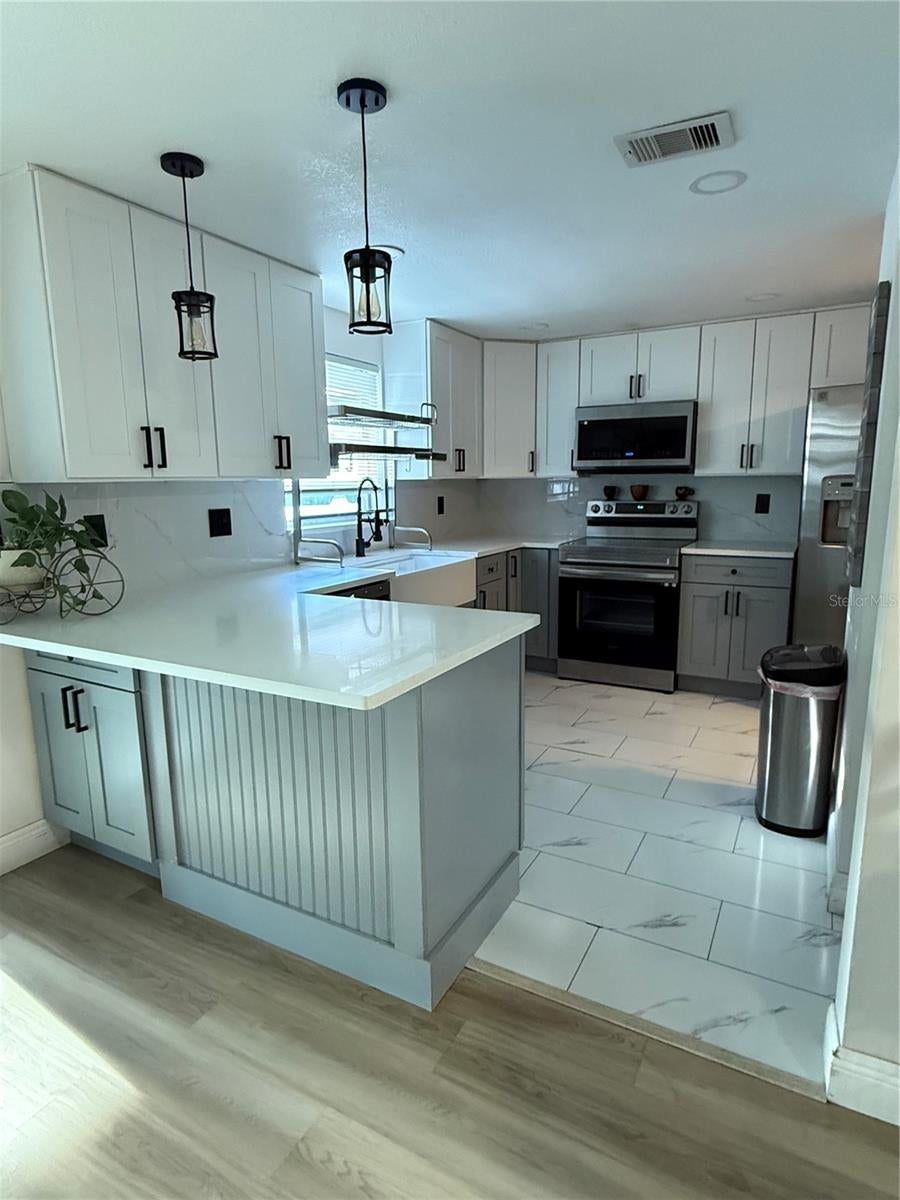 12418 QUEENSLAND LANE