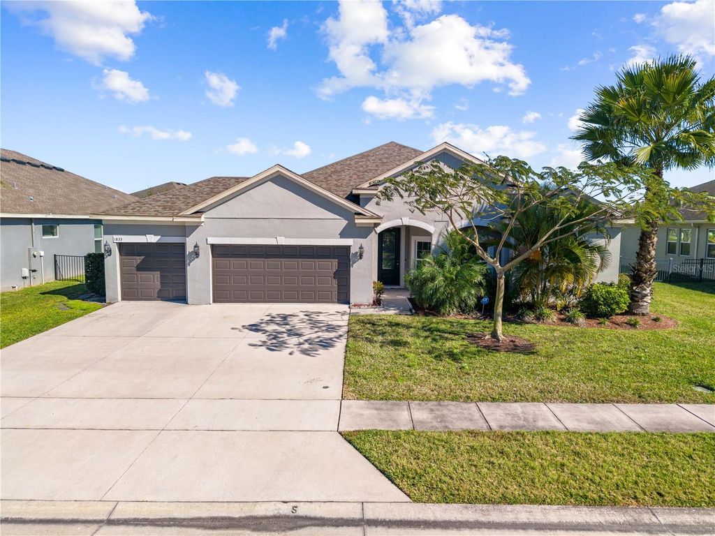 Photo of 1833 Henley Street, Saint Cloud, FL 34771 (MLS # S5142669)