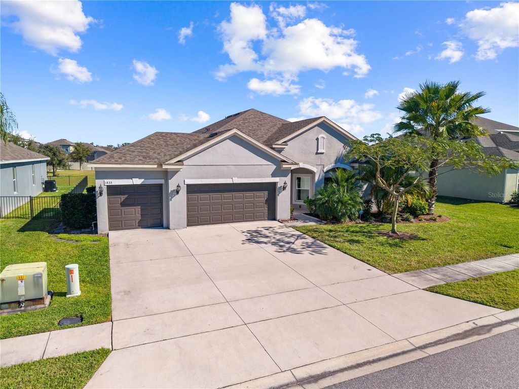 Photo of 1833 Henley Street, Saint Cloud, FL 34771 (MLS # S5142669)