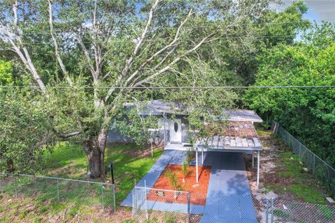 A home in WINTER HAVEN