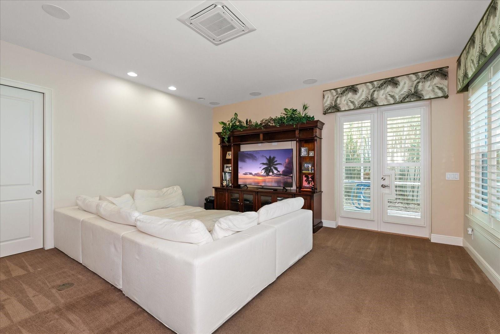 BELLEAIR ESTATES - Residential