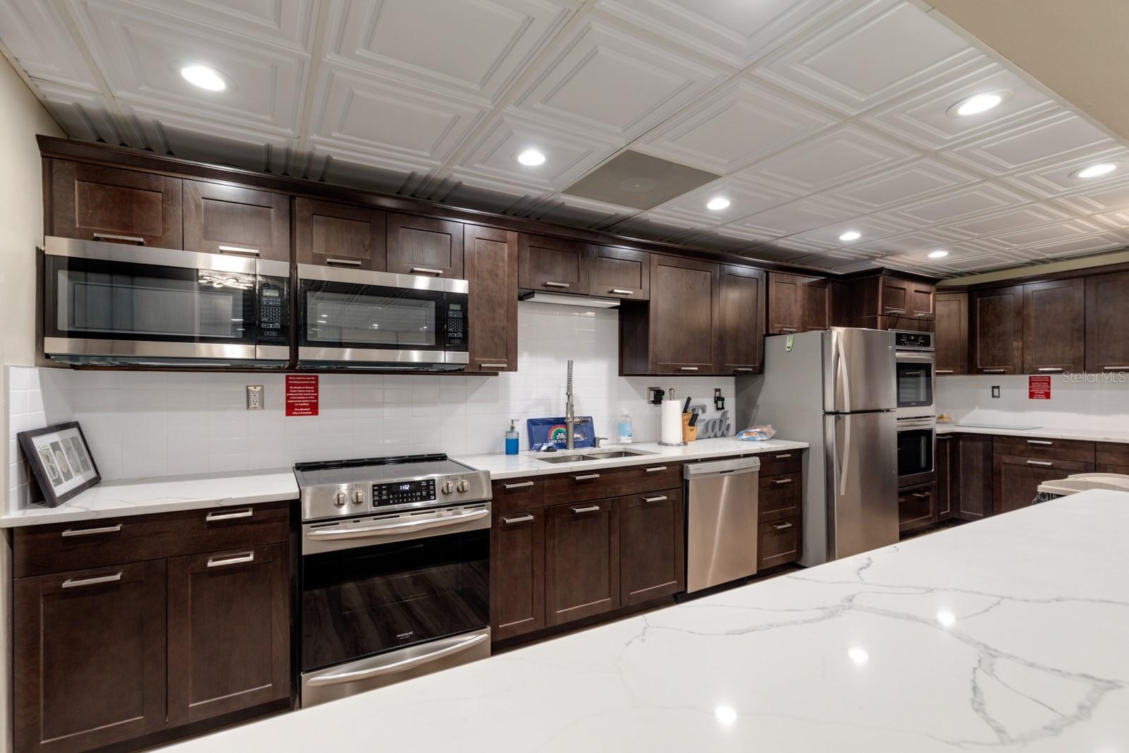 BOCA CIEGA POINT EAST - Residential