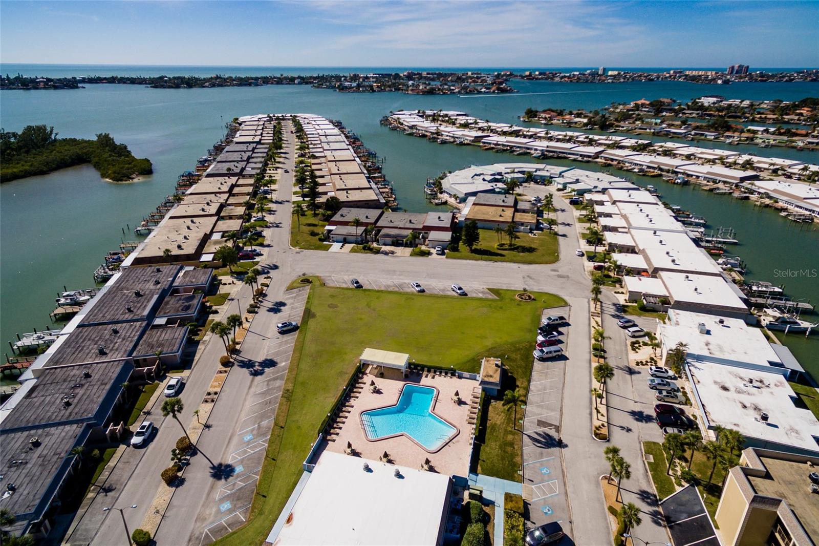 BOCA CIEGA POINT EAST - Residential