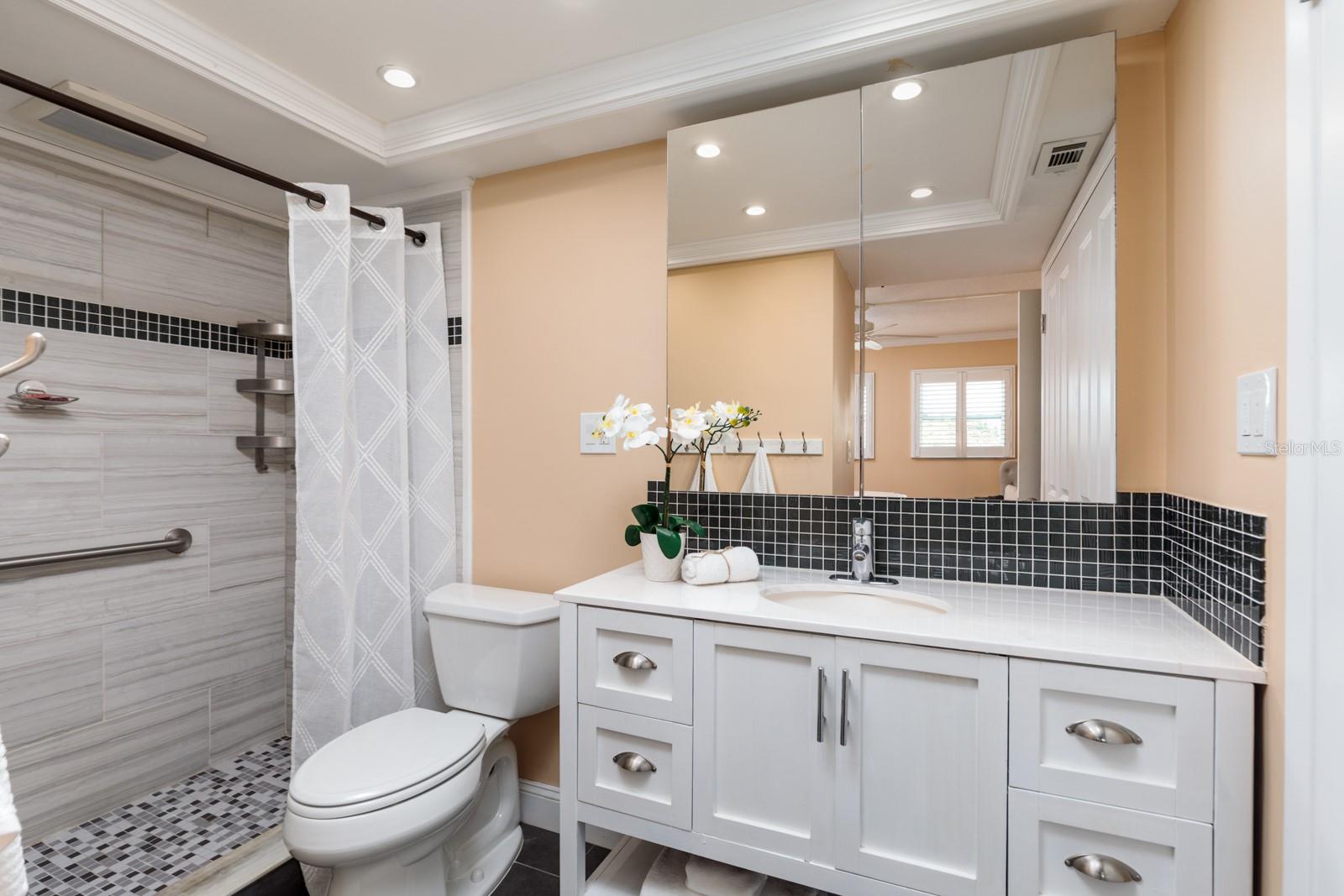 BOCA CIEGA POINT EAST - Residential