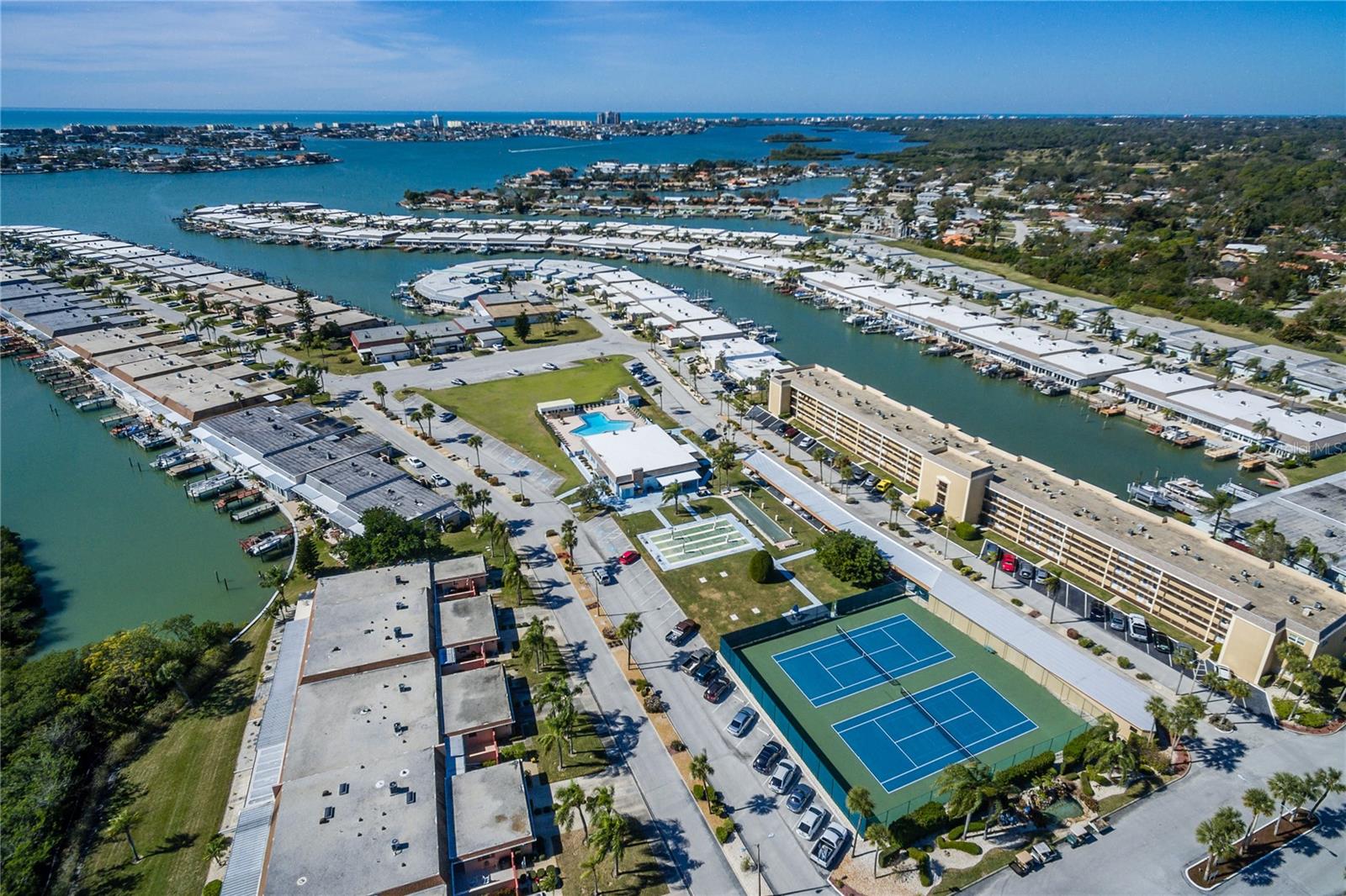 BOCA CIEGA POINT EAST - Residential