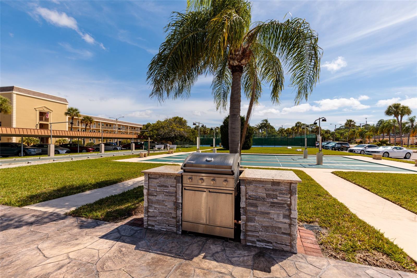 BOCA CIEGA POINT EAST - Residential