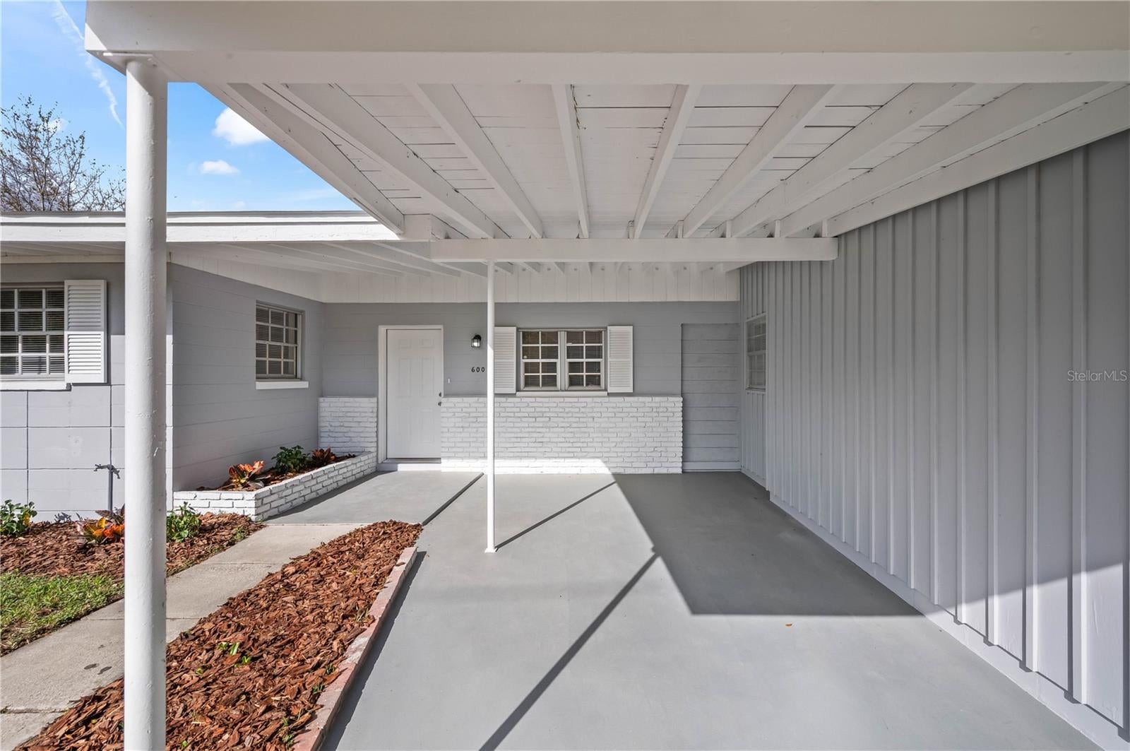 600 VENTURA AVENUE