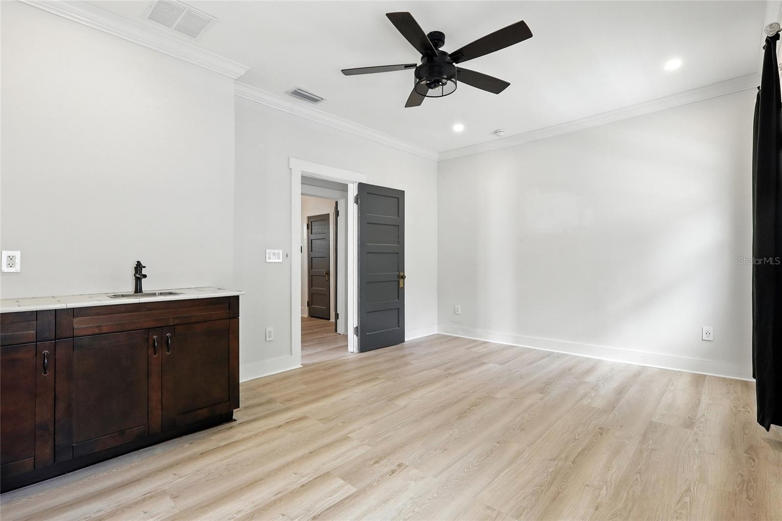 POWERS CENTRAL PARK SUB - Residential Lease