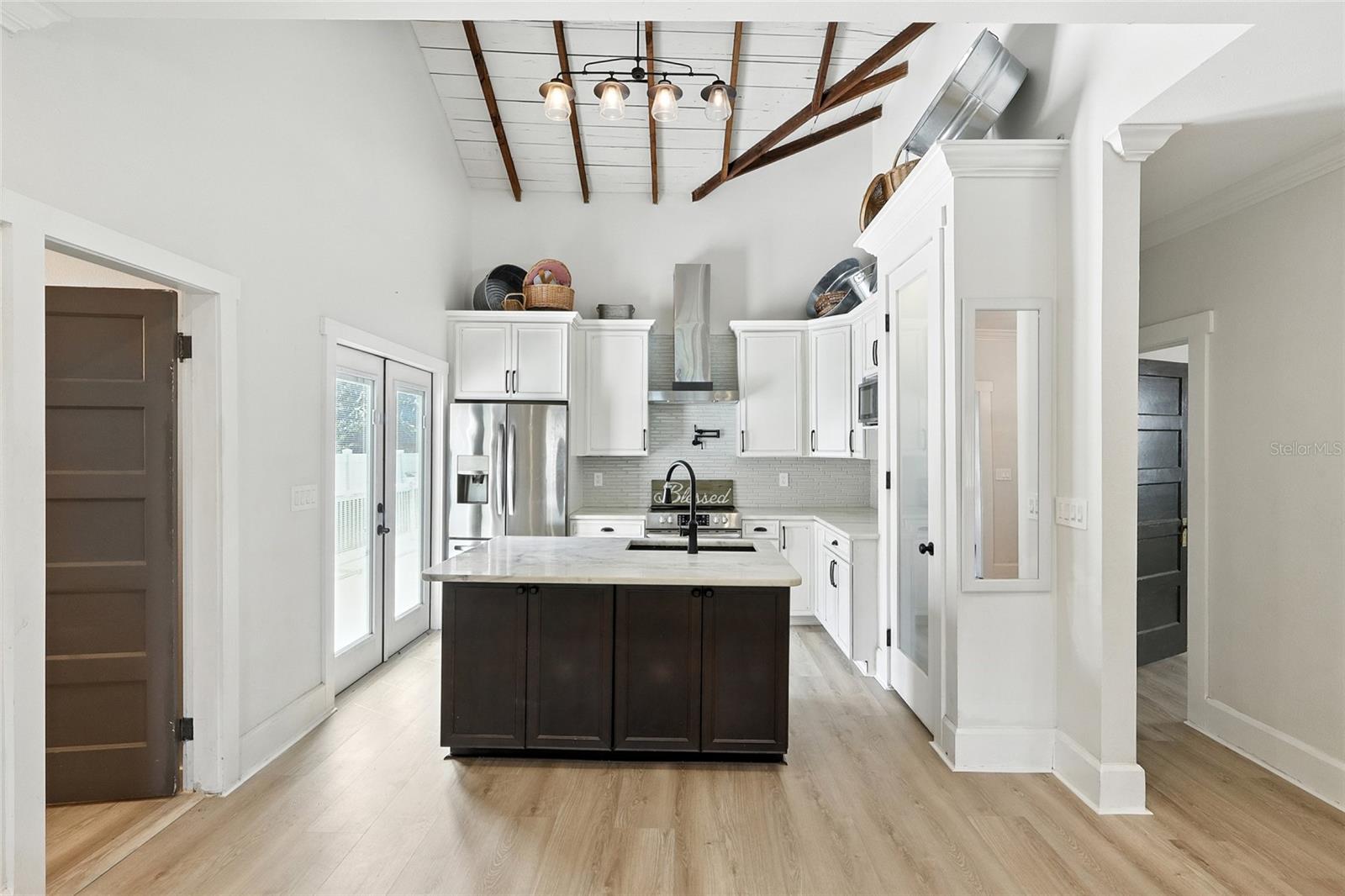 POWERS CENTRAL PARK SUB - Residential Lease