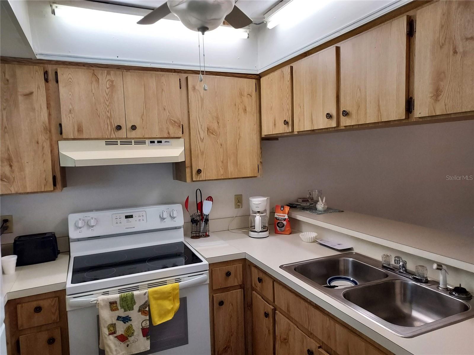 WOODS AT ANDERSON PARK CONDO THE - Residential Lease