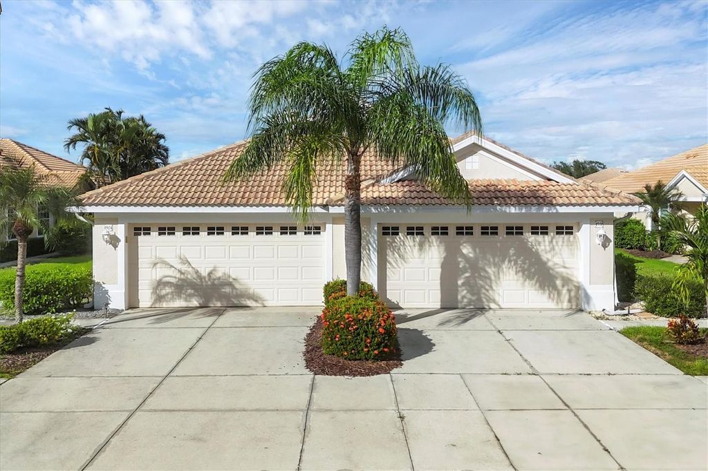 Photo of 4924 Whispering Oaks Drive, North Port, FL 34287 (MLS # N6141130)