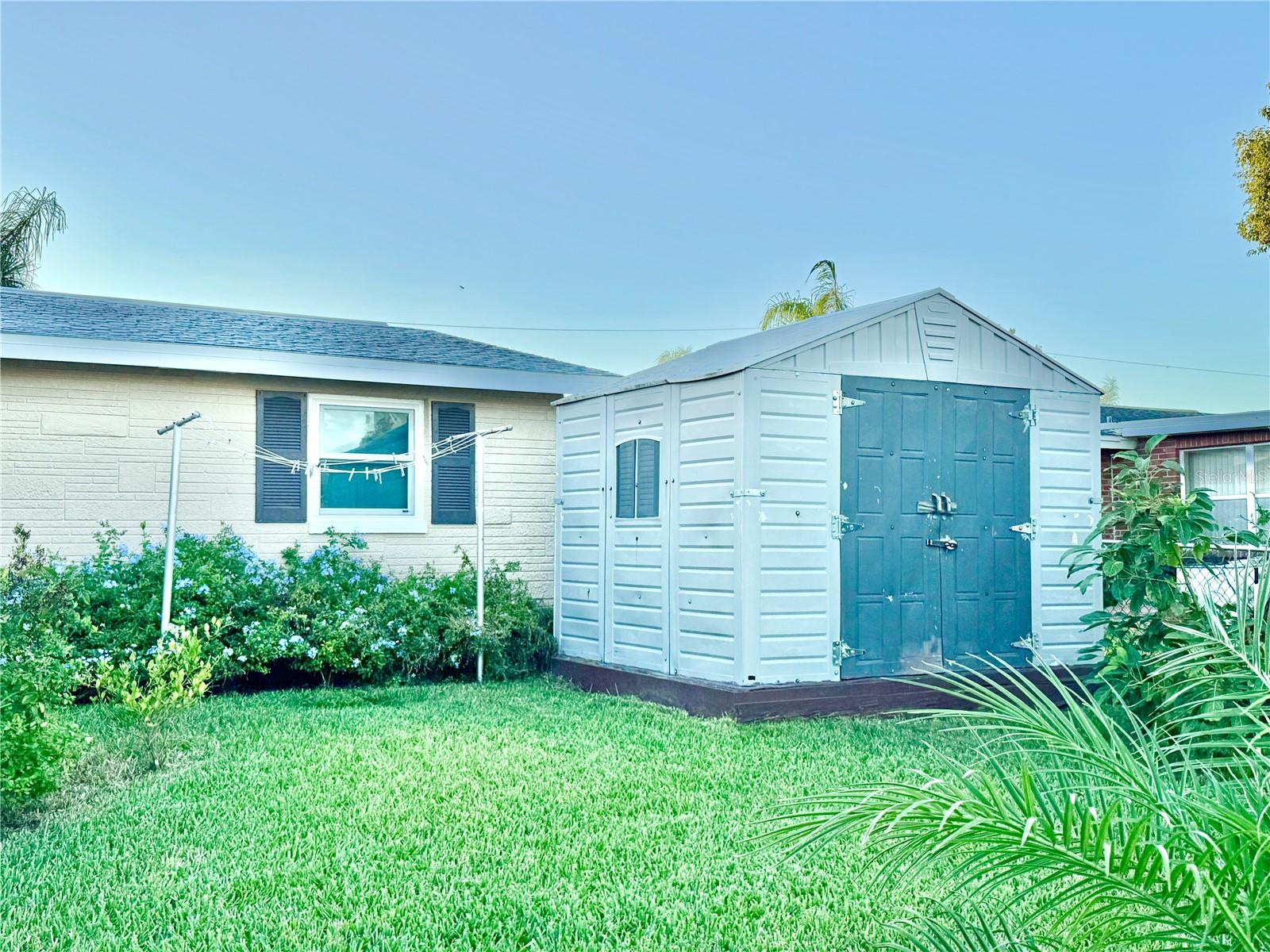 FOREST HILLS - Residential Lease