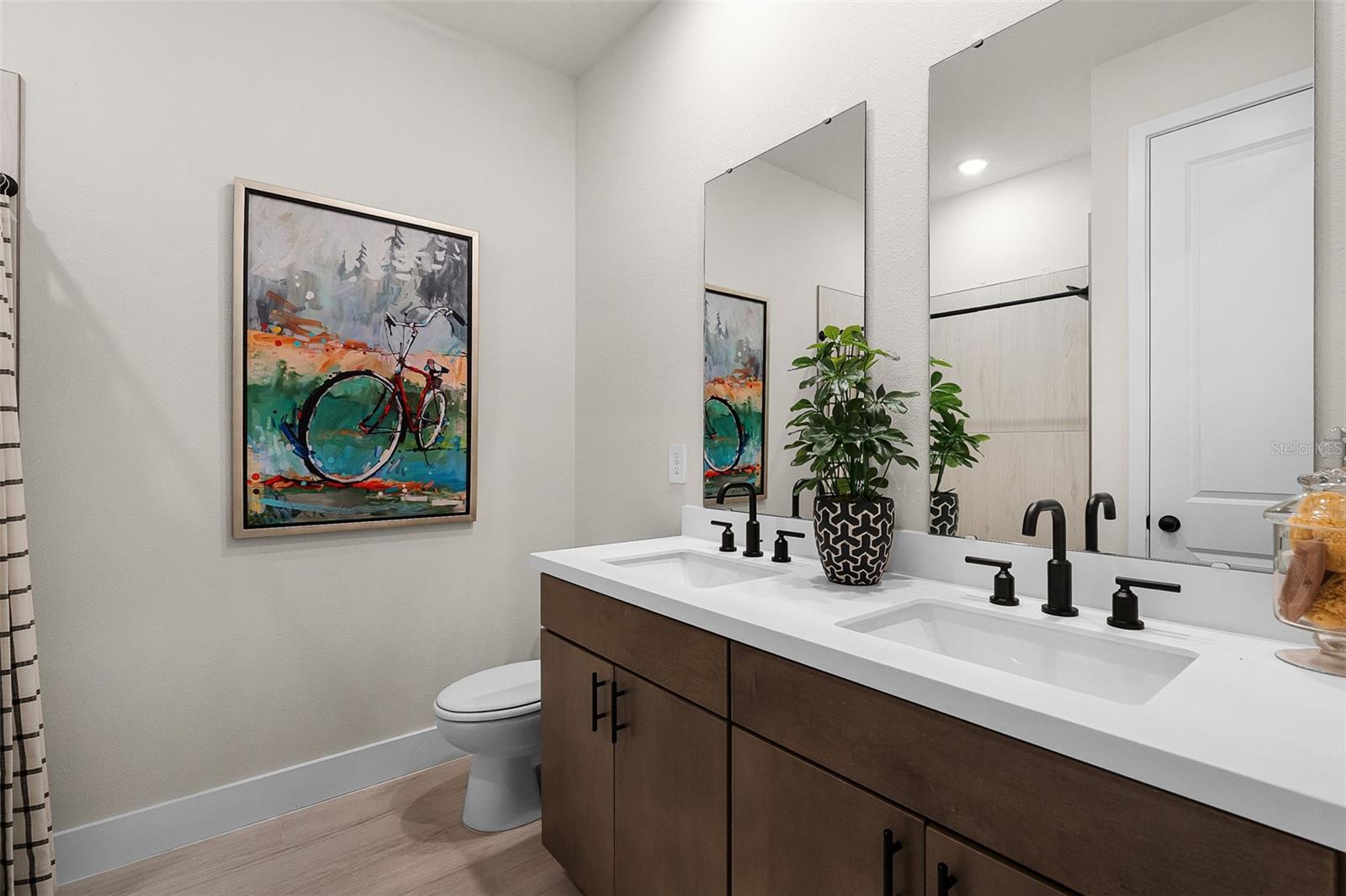 EDEN CREST - Residential