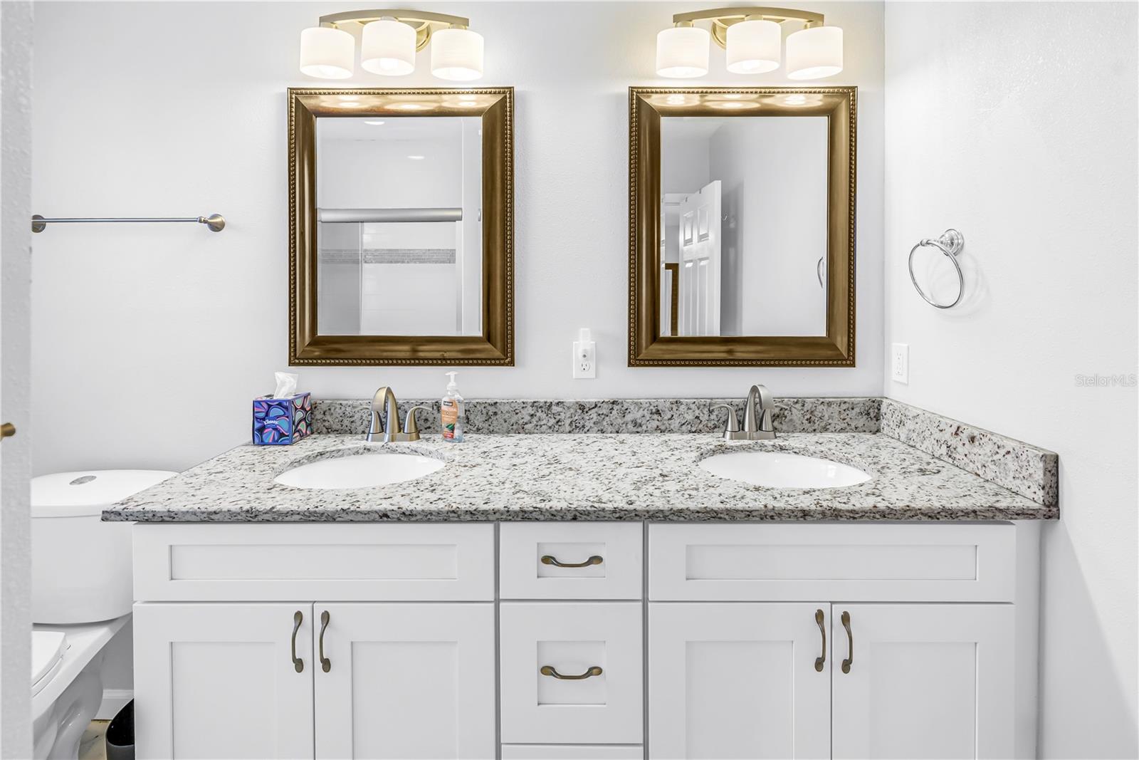 SOUTH VENICE - Residential