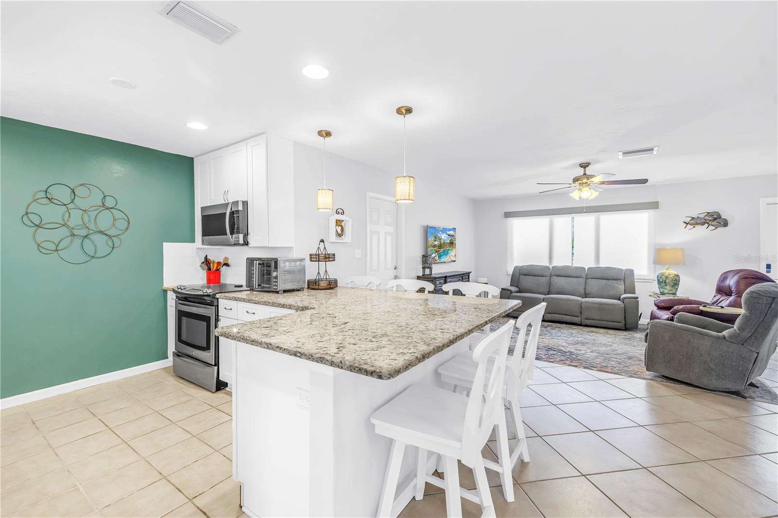 SOUTH VENICE - Residential