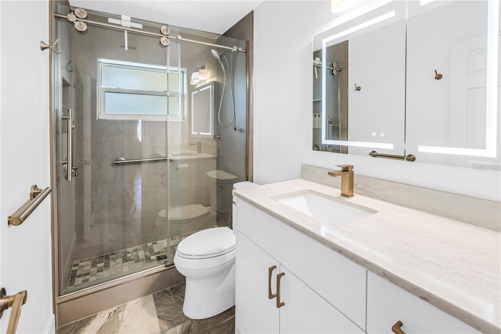 SOUTH VENICE - Residential