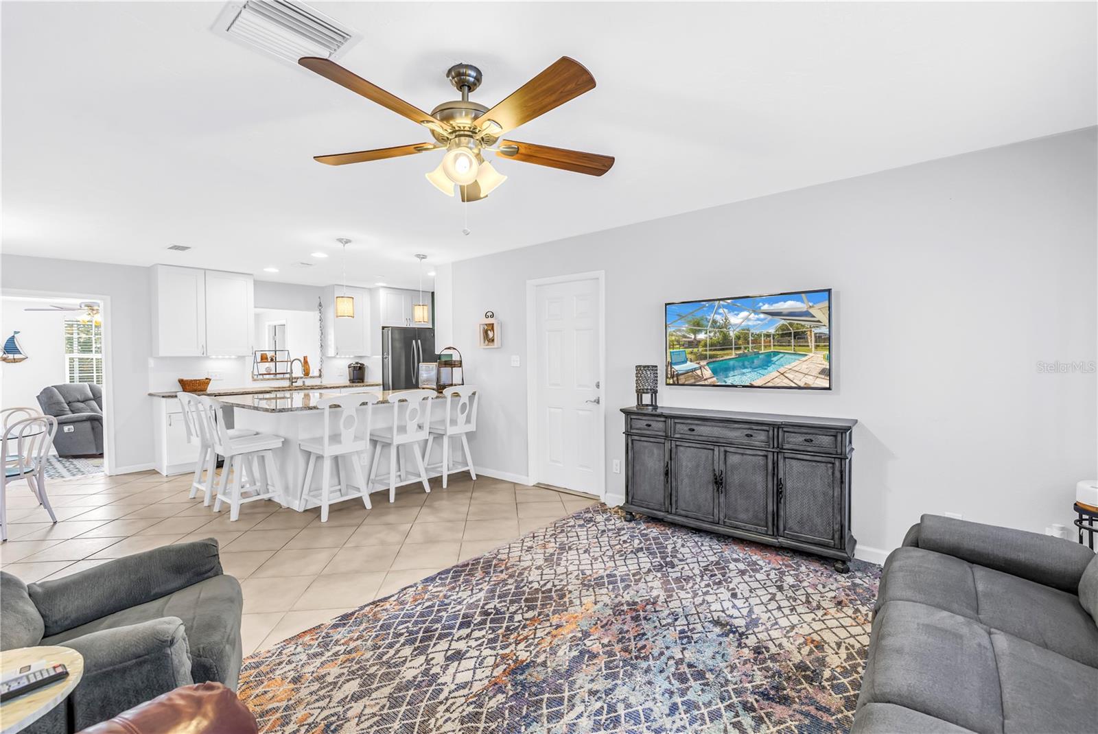 SOUTH VENICE - Residential