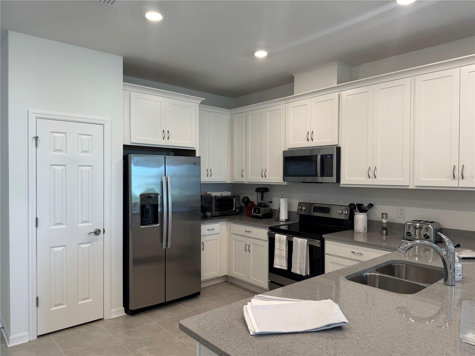 NAUTIQUE/WATERSIDE - Residential Lease