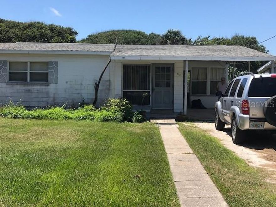 Close to the beach ;Water: City