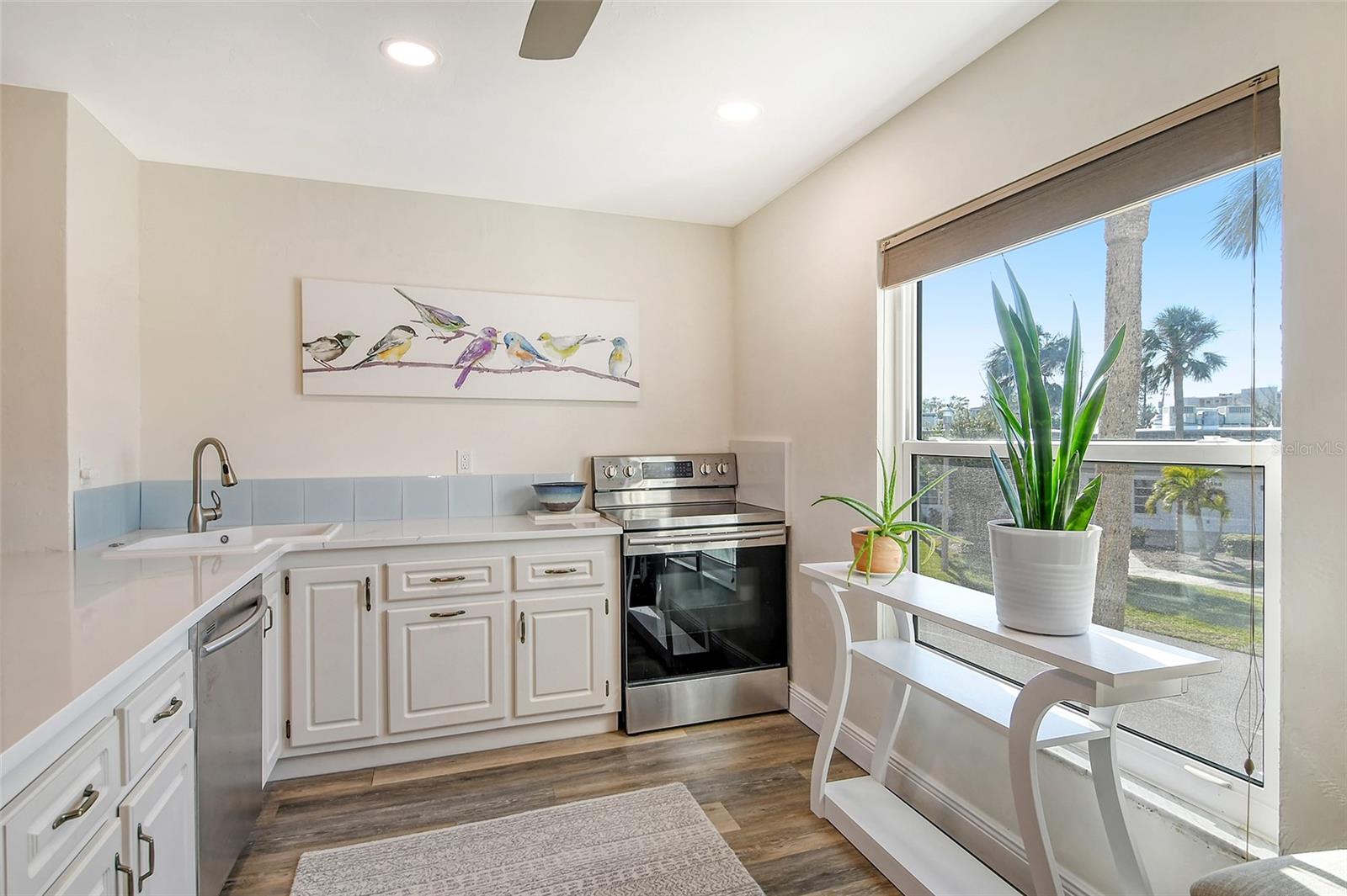 WINDWARD BAY AMD - Residential