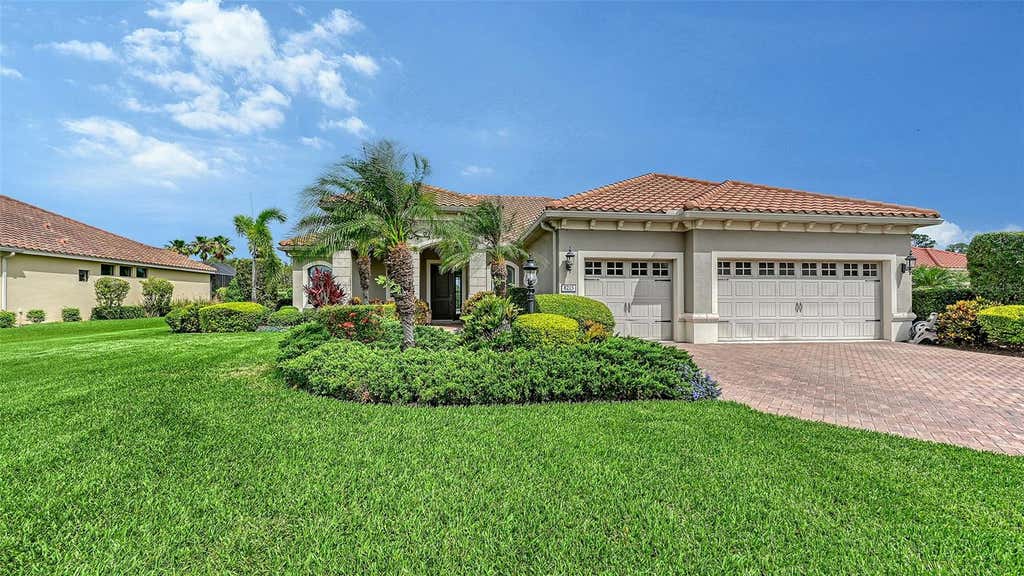 Photo of 8215 Larkspur Circle, Sarasota, FL 34241 (MLS # A4695730)