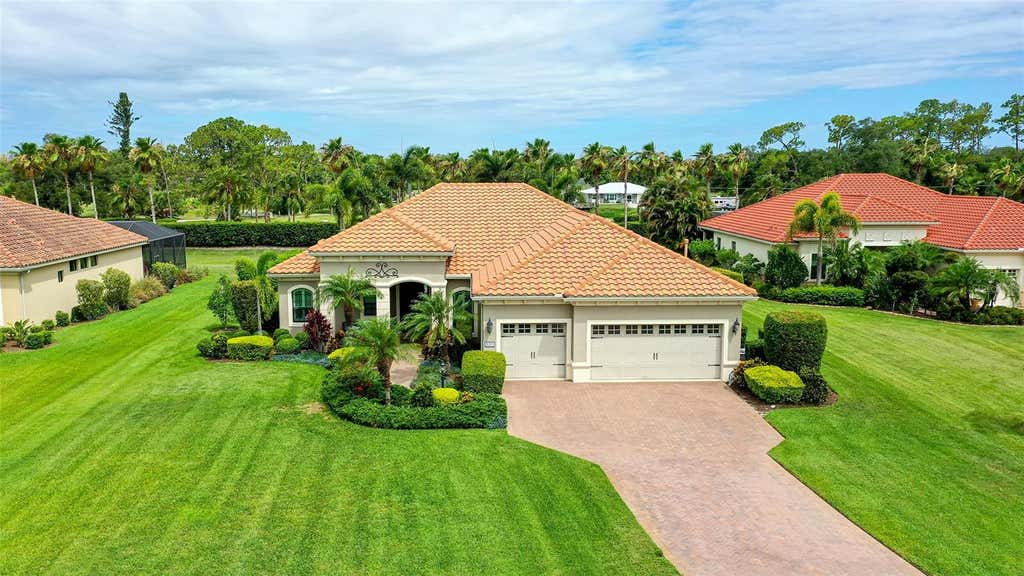 Photo of 8215 Larkspur Circle, Sarasota, FL 34241 (MLS # A4695730)