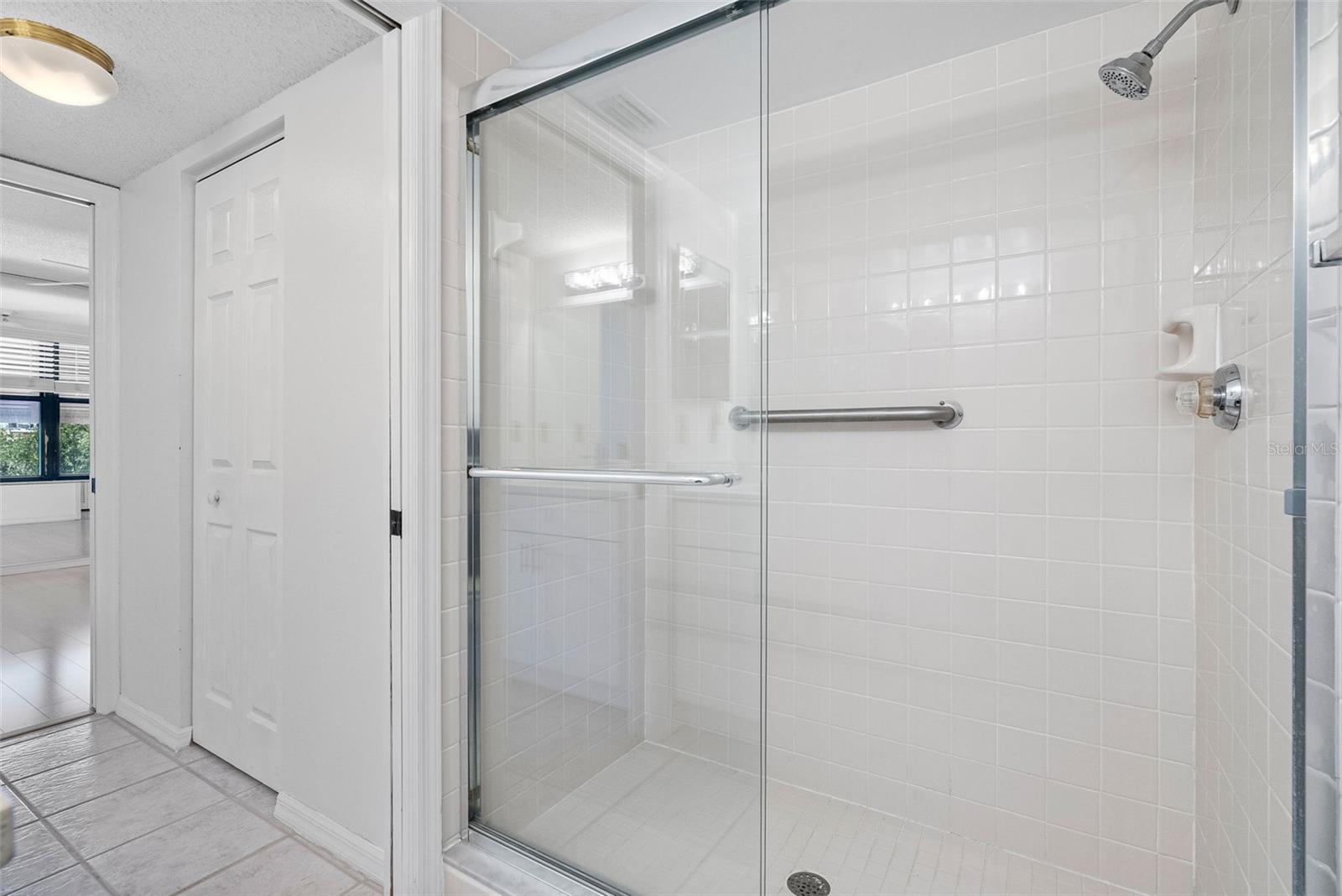 6000 PARK PLACE CONDO - Residential
