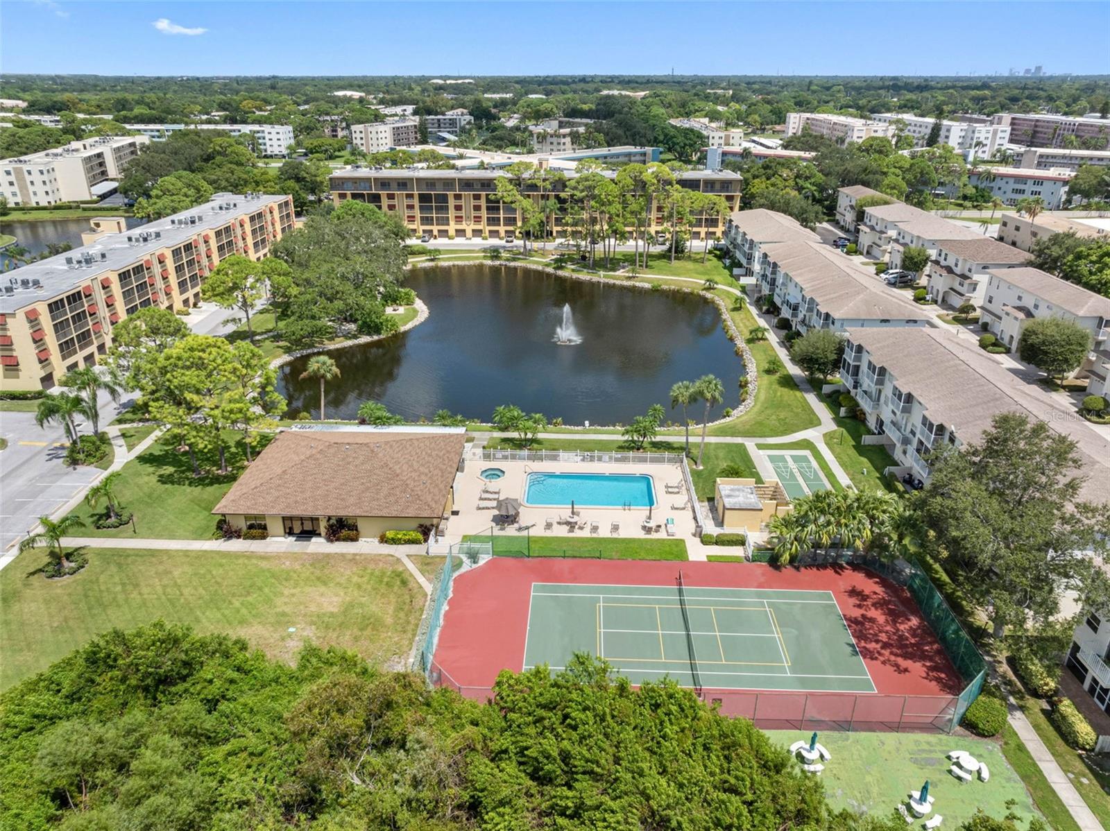 6000 PARK PLACE CONDO - Residential