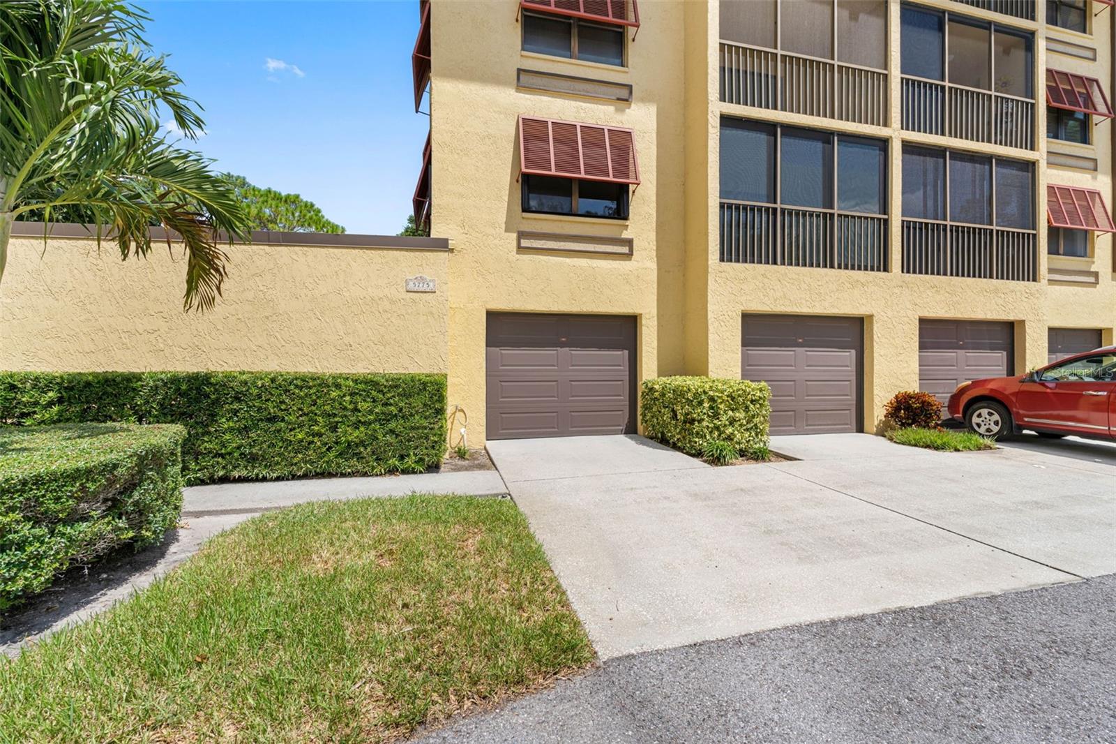 6000 PARK PLACE CONDO - Residential