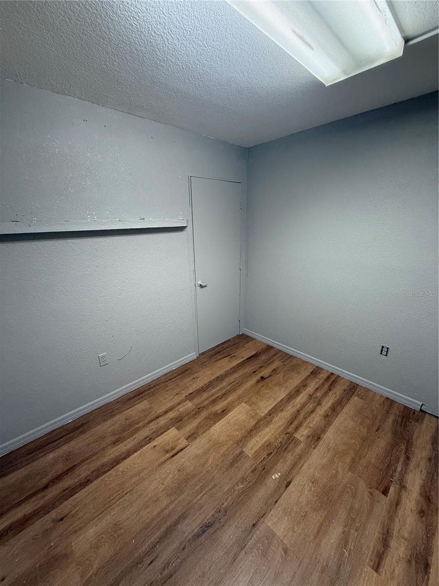 PORT CHARLOTTE IND PARK - Commercial Lease