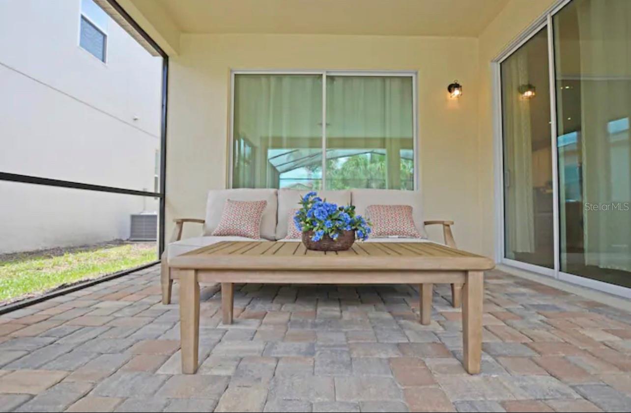 SOLARA RESIDENCE VACATION VILLAS REP - Residential