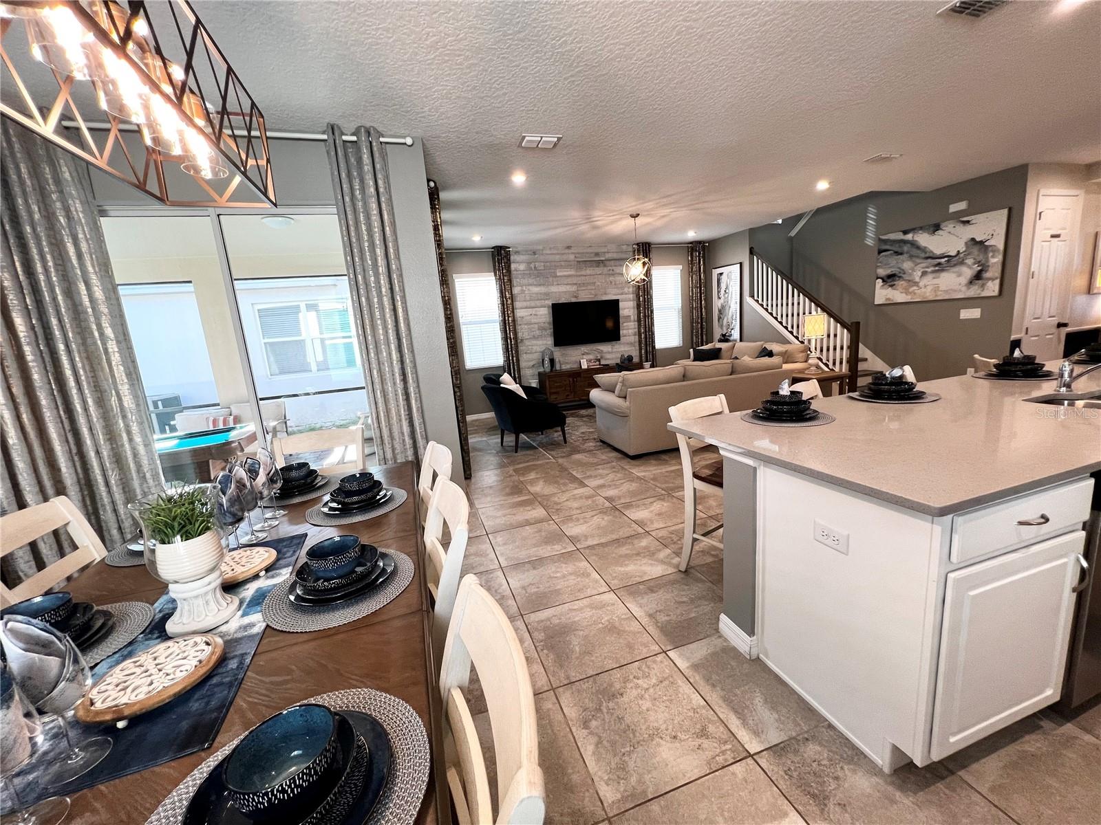 SOLARA RESIDENCE VACATION VILLAS REP - Residential