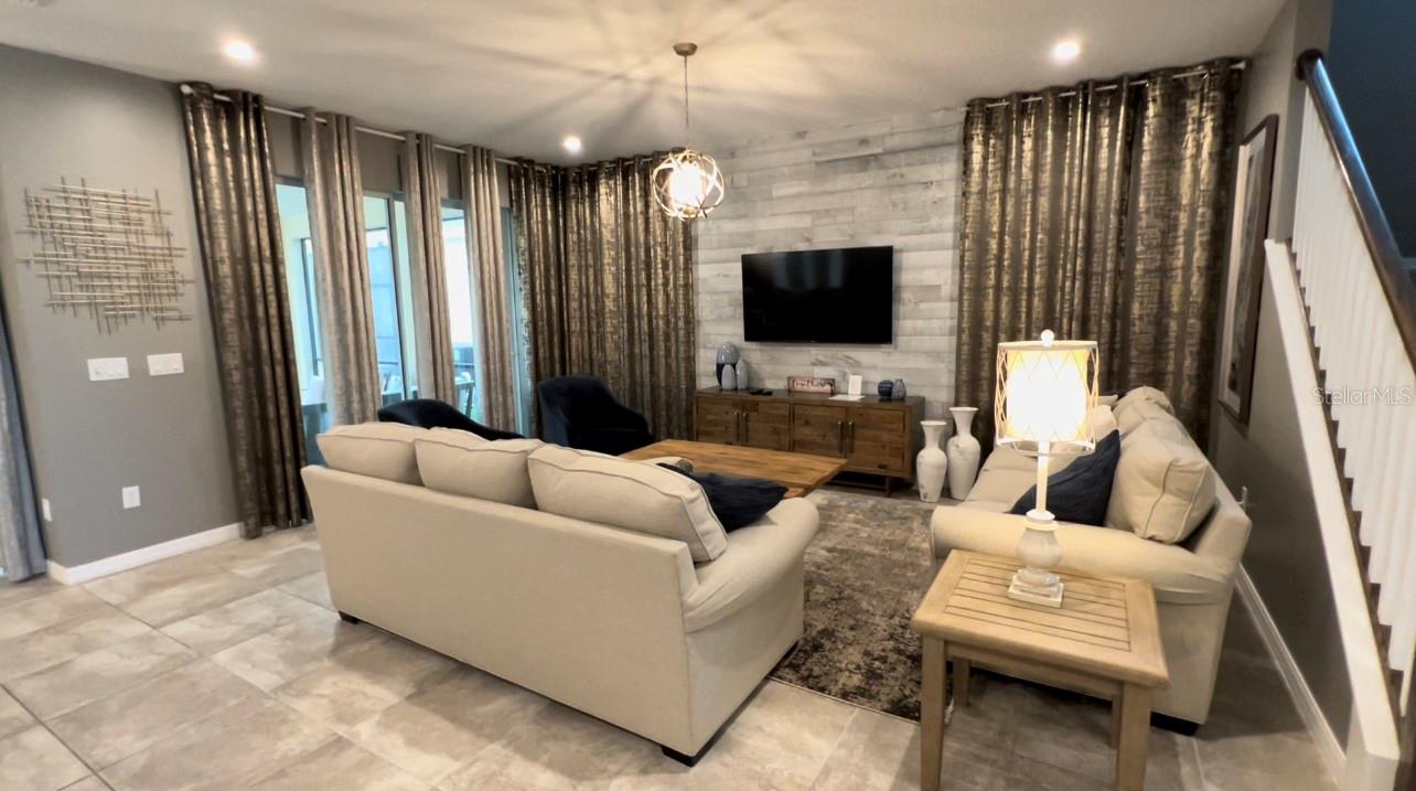 SOLARA RESIDENCE VACATION VILLAS REP - Residential