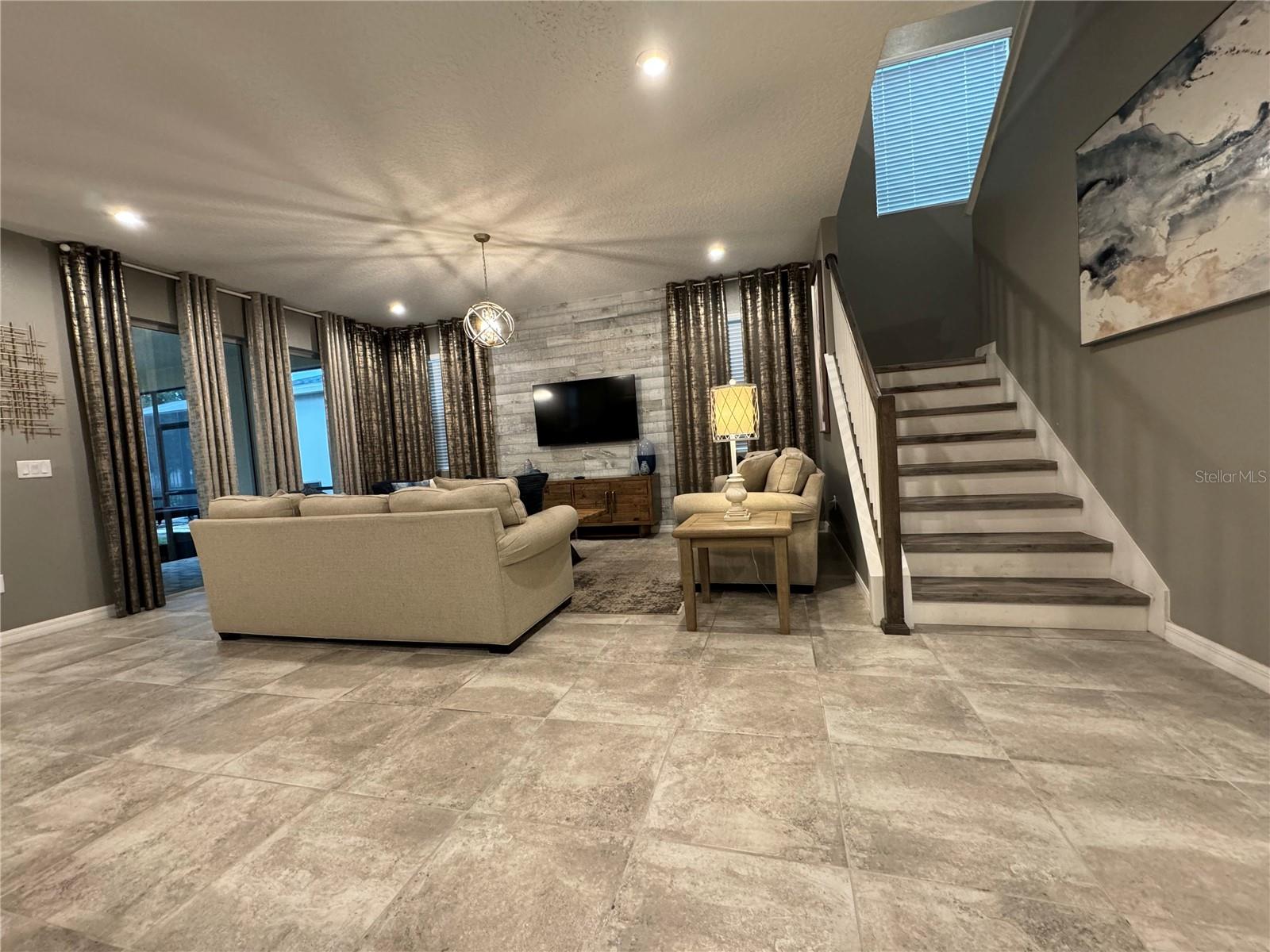 SOLARA RESIDENCE VACATION VILLAS REP - Residential