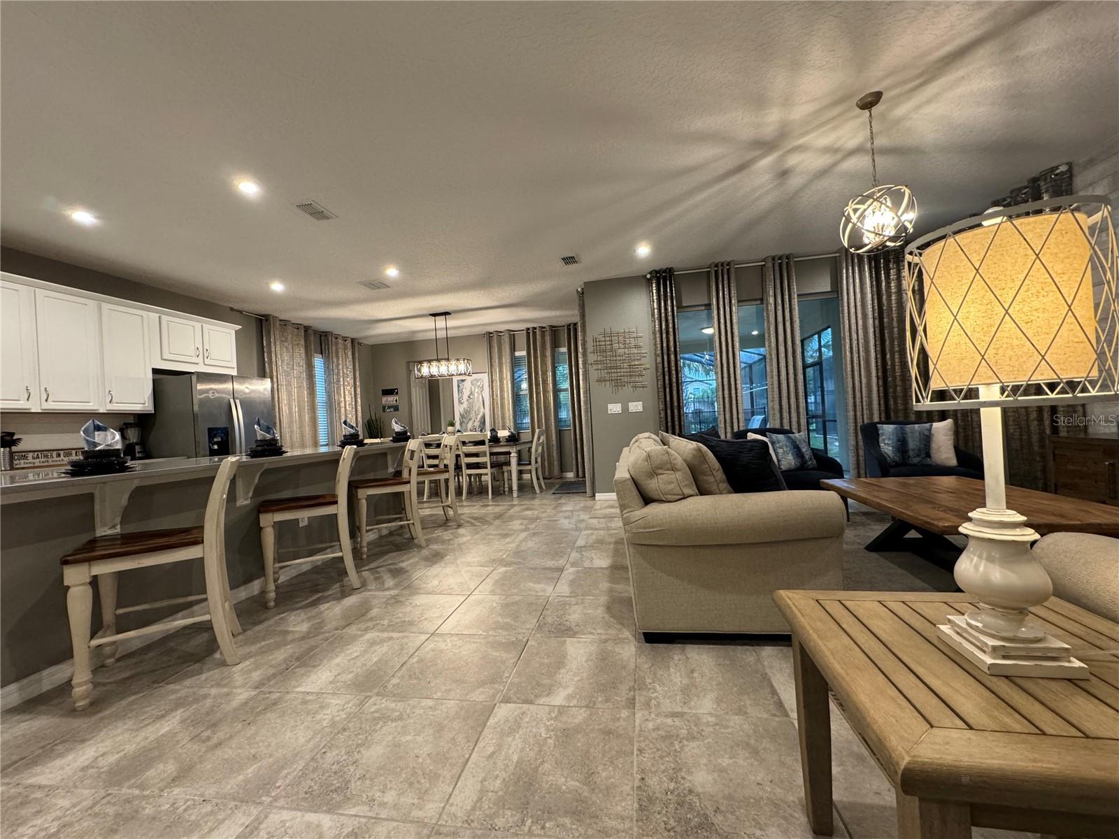 SOLARA RESIDENCE VACATION VILLAS REP - Residential