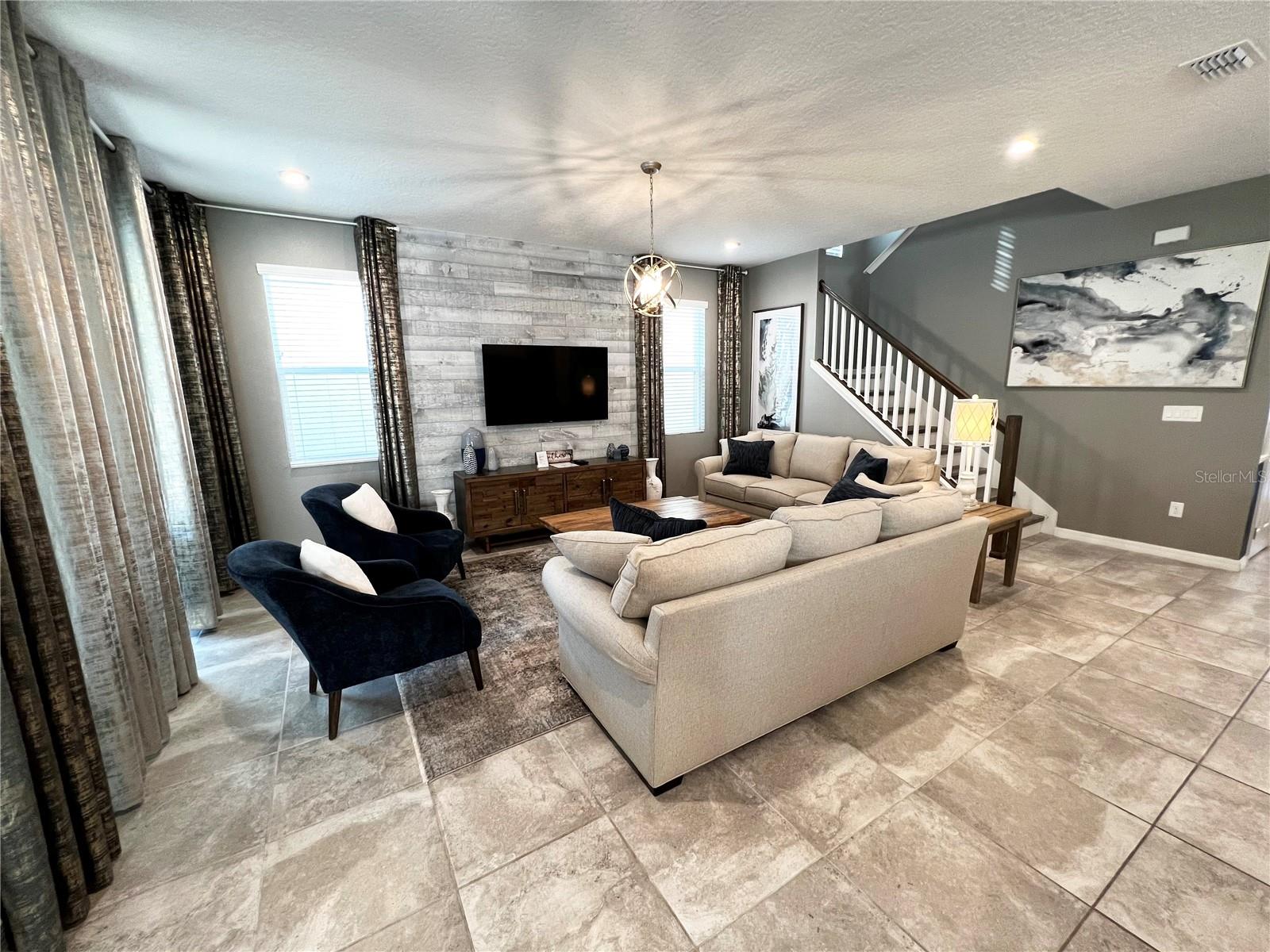 SOLARA RESIDENCE VACATION VILLAS REP - Residential