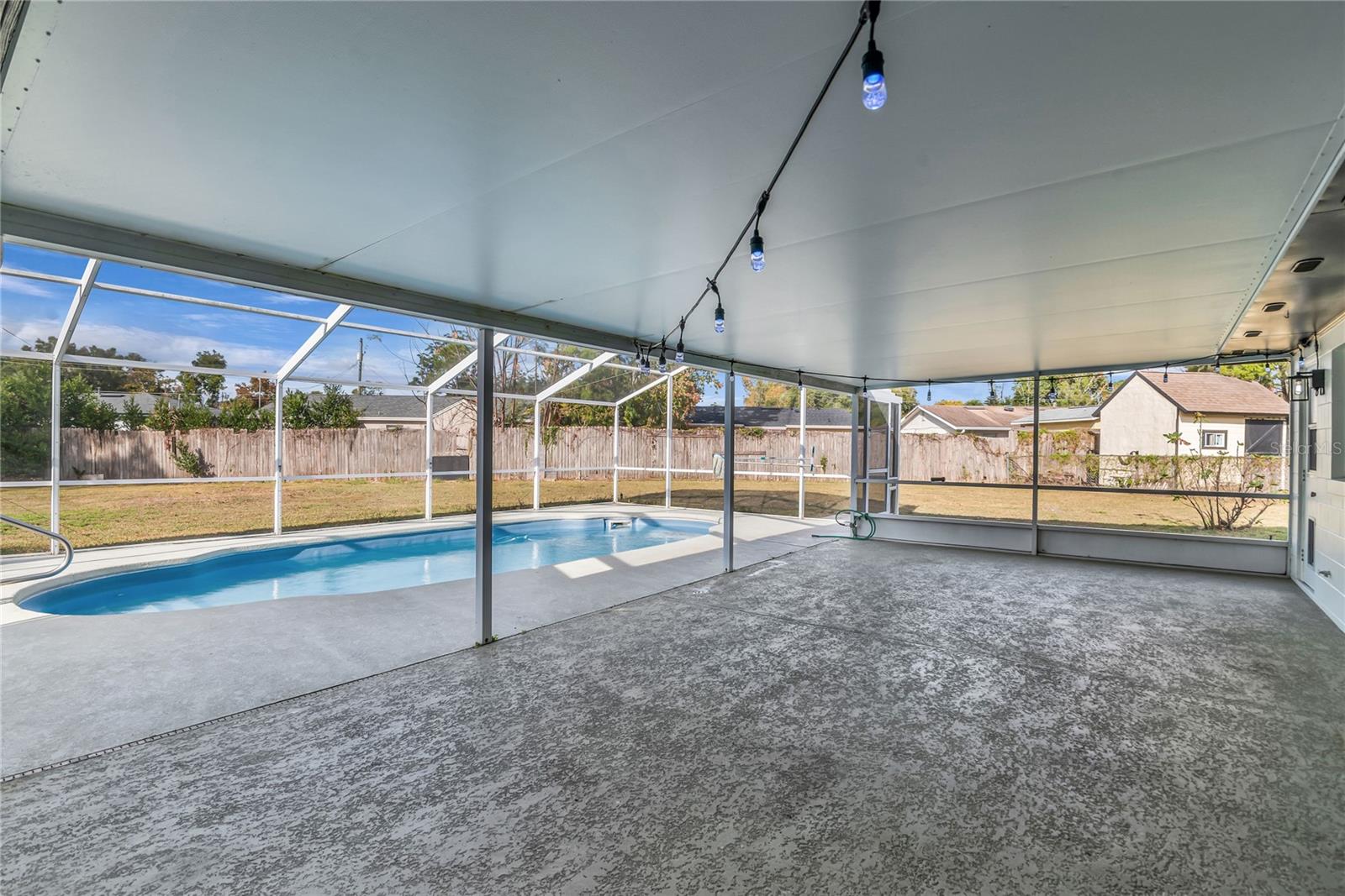 LAKE DORA PINES - Residential