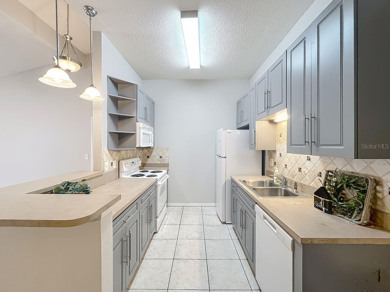 COVE AT PEARL LAKE - Residential Lease