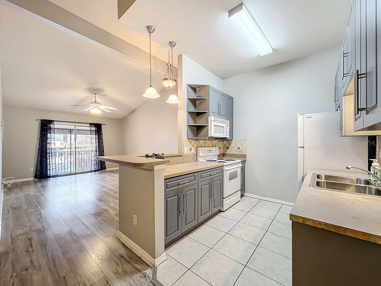 COVE AT PEARL LAKE - Residential Lease