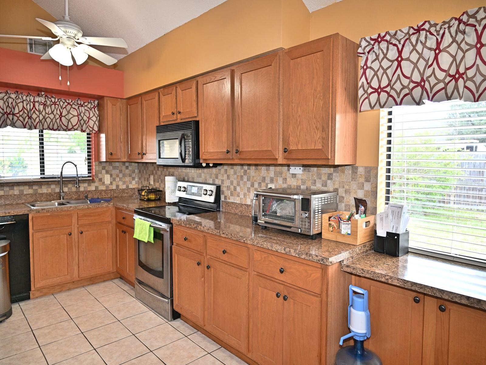 SUMMERBROOKE - Residential