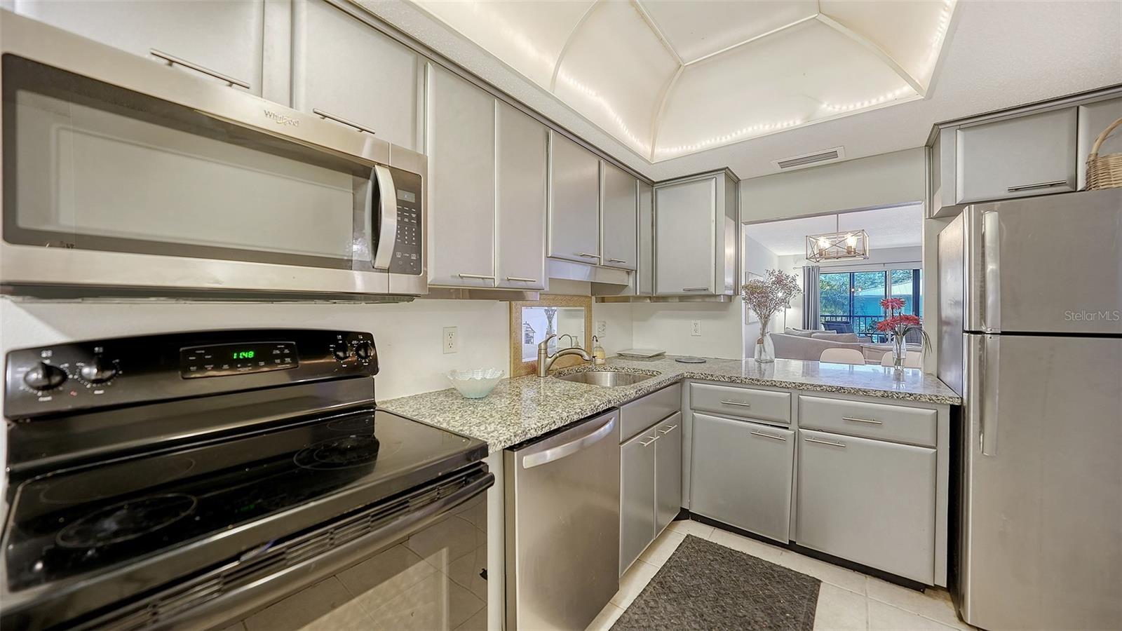 PLAZA GARDENS - Residential