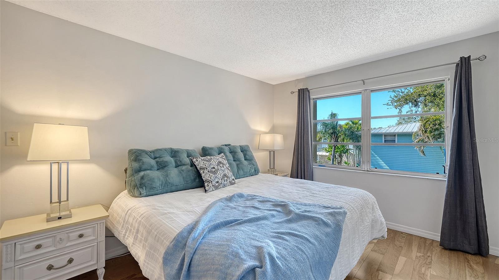 PLAZA GARDENS - Residential