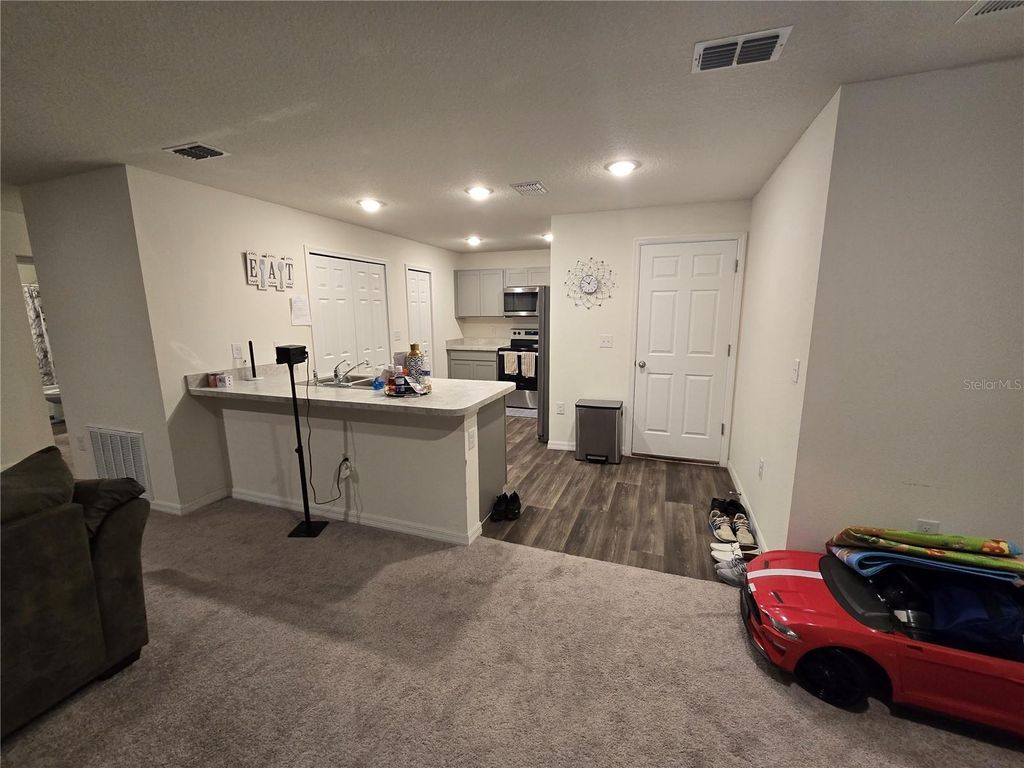 Photo of 15768 SW 19th Avenue Road, Ocala, FL 34473 (MLS # OM718855)