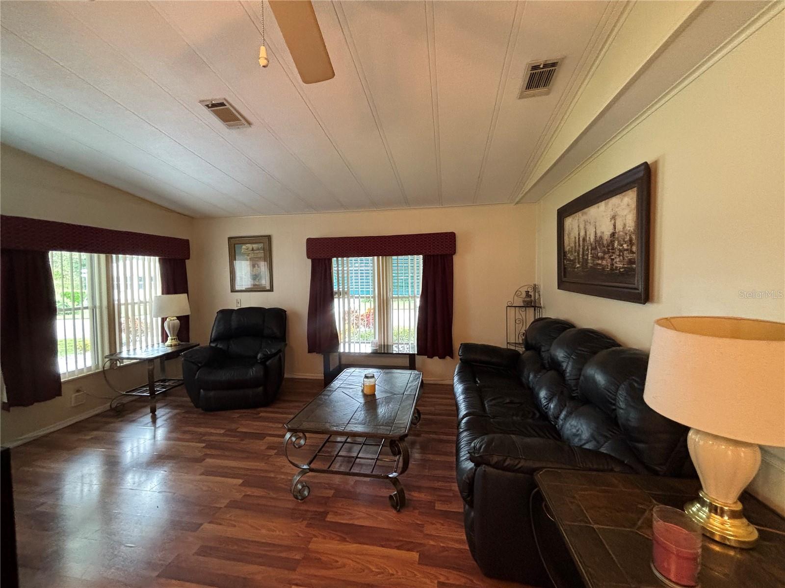 ZELLWOOD STATION - Residential