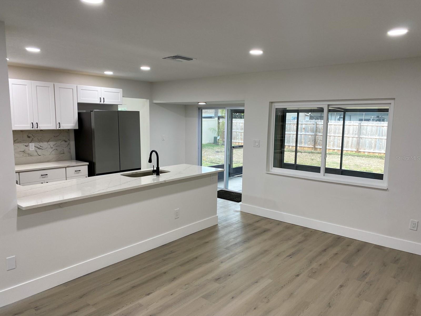 COUNTRY PLACE UNIT 3 B - Residential